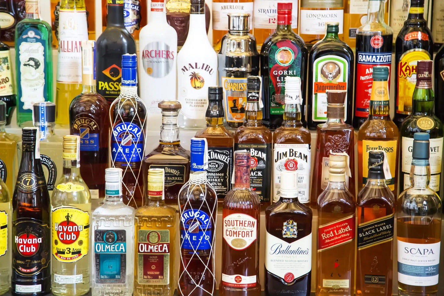 Liquor vs Liqueur – What's The Difference