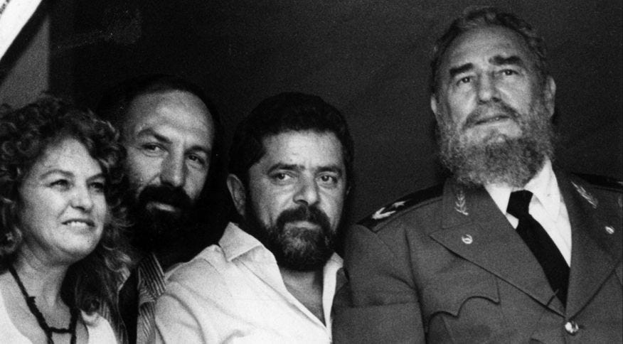 O então presidente do PT, Luiz Inácio Lula da Silva, sua ex-esposa, Dona Marisa, Jair Meneguelli, e o então presidente de Cuba, Fidel Castro