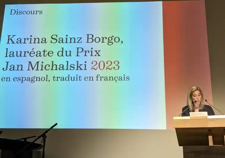 Karina Sainz Borgo, durante su discurso en la entrega del premio