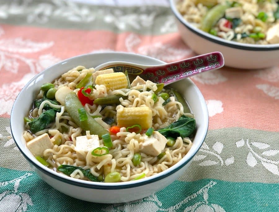 Quick and easy ramen vegetable soup