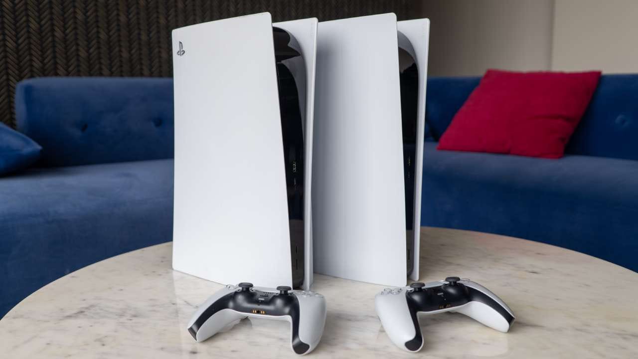 Side view of PS5 Disc and Digital Edition