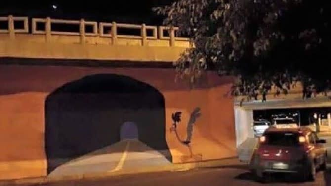 Street Artist Painted a Road Runner Tunnel On A Wall, Someone Tried to  Drive Through It