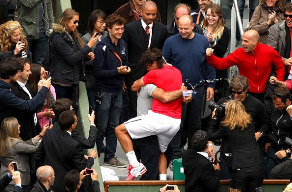 rafael nadal hugging his uncle toni after match 2015