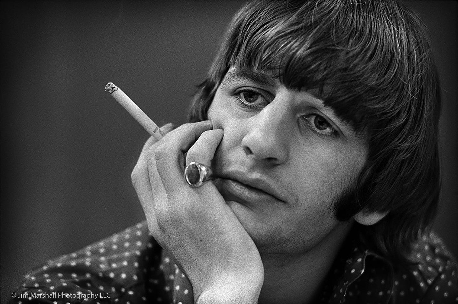 RINGO STARR by JIM MARSHALL Ringo Starr backstage, San Francisco, 1966 -  Wall of Sound Gallery - Fine Art Music Photography, ringo starr - 3-port.si