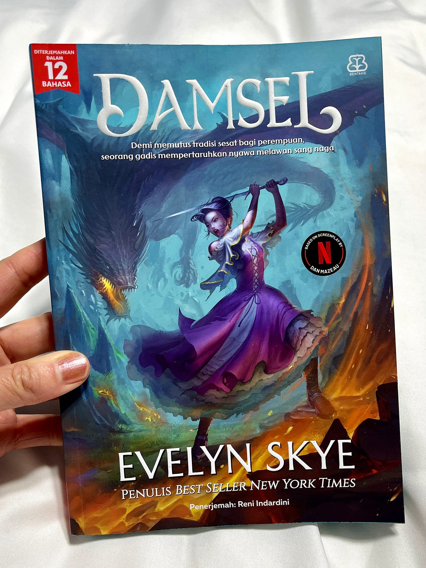 Indonesian edition of DAMSEL by Evelyn Skye