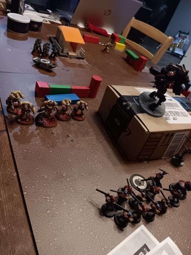 Improvised battlefield of Space Marines against the Tau