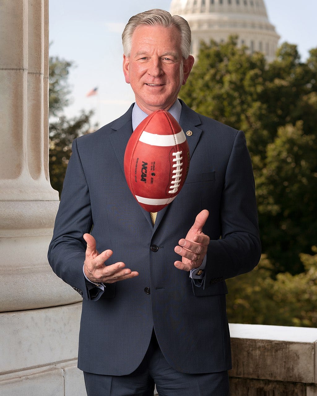 Official portrait of Tuberville in 2021