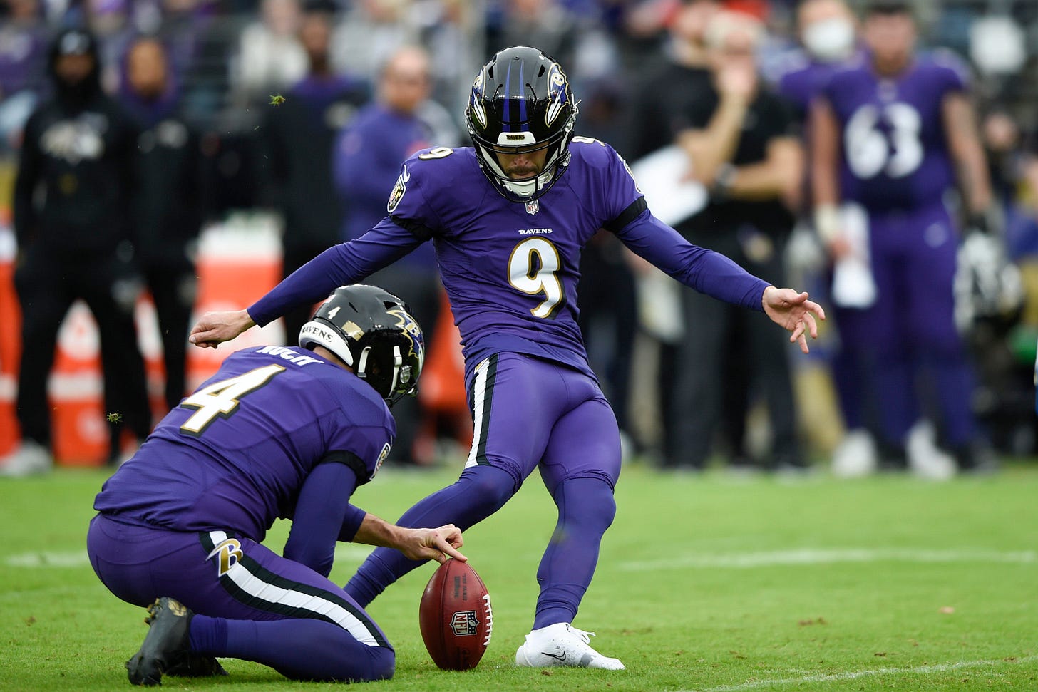 Inside the mind of an NFL kicker - 60 Minutes - CBS News