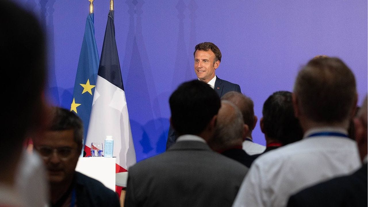 Comme les années précédentes, Emmanuel Macron s'entretiendra en tête-à-tête avec les dirigeants de plusieurs groupes étrangers ce lundi à Versailles.