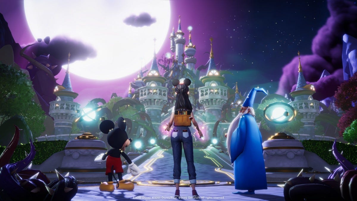 Screen du jeu Dreamlight Valley, avec Mickey, Merlin l'Enchanteur et un personnage de joueuse