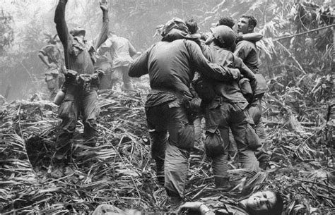 Iconic AP photo of 101st soldier showed toll of Vietnam War to America ...