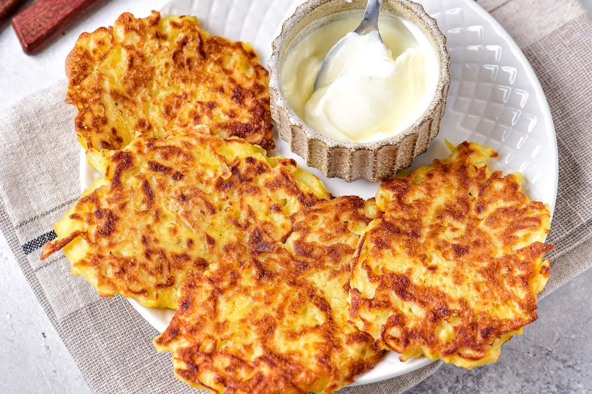 Deruny (Ukrainian Potato Pancakes) - Recipes From Europe
