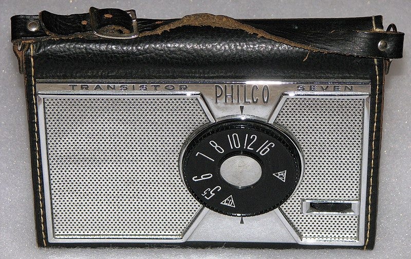 File:Vintage Philco 6-Transistor Radio, Model T76-124, 1958, Leather Case (8385122630).jpg