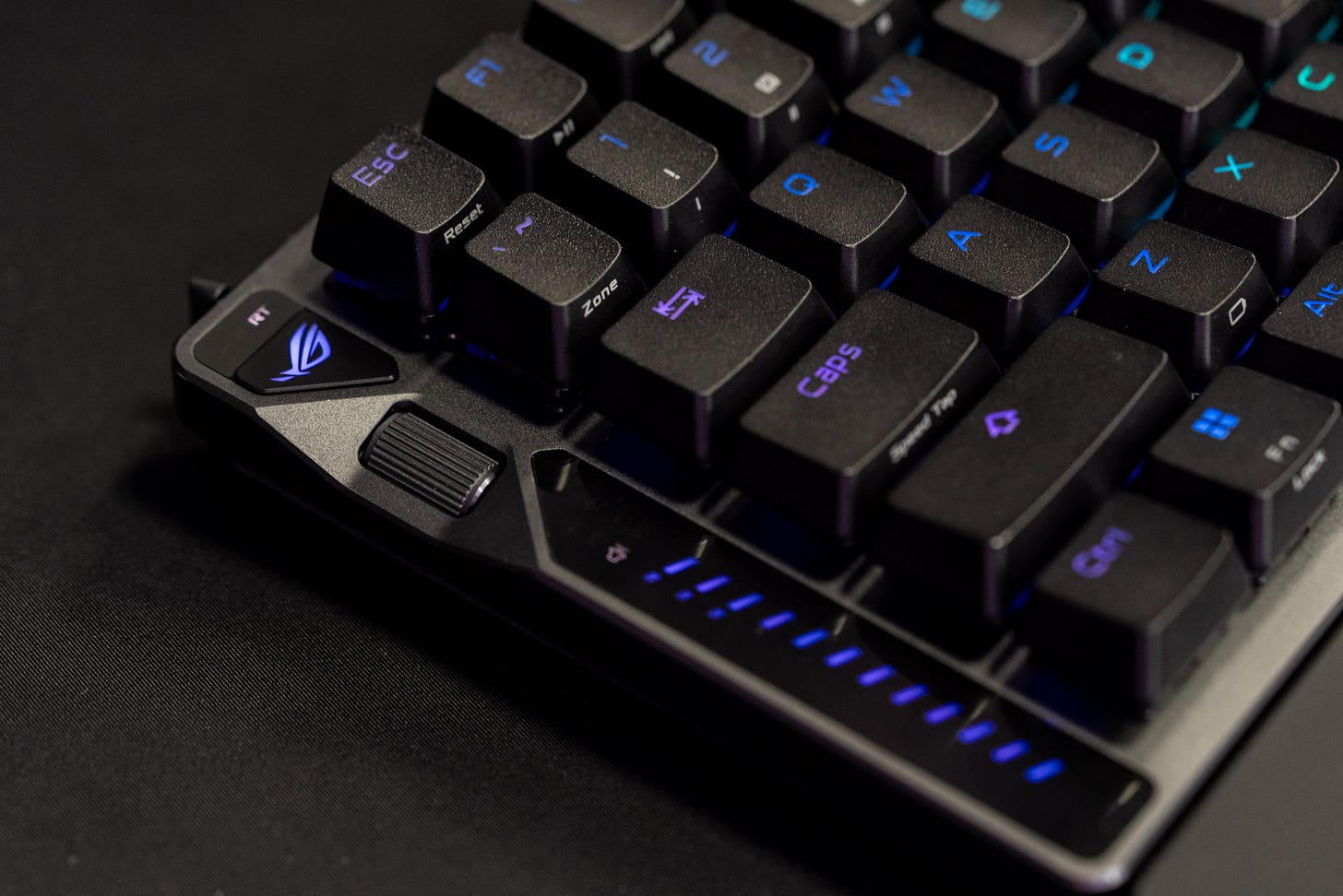 Asus ROG Falcata gaming keyboard Asus ROG Falcata gaming keyboard