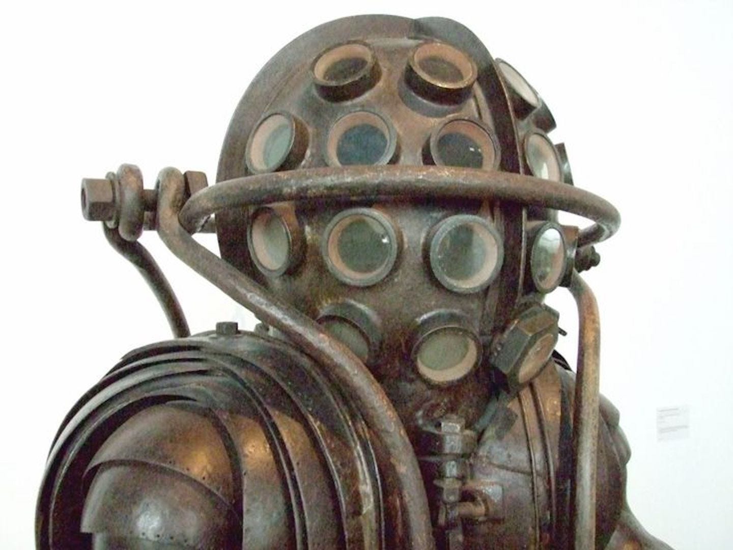 Ewan Morrison on X: "A 19th century French deep sea diving suit w/25  portholes . It weighed 59 stones &had ball joints like modern deep sea suits.  Designed in 1880 by Alphonse