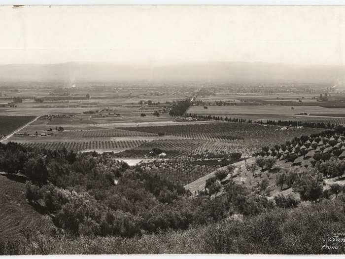 Before it was Silicon Valley, the Santa Clara Valley was a land of orchards and farmland. This photo, taken from the top of Mount Hamilton in 1914, shows the wide expanse of the valley.