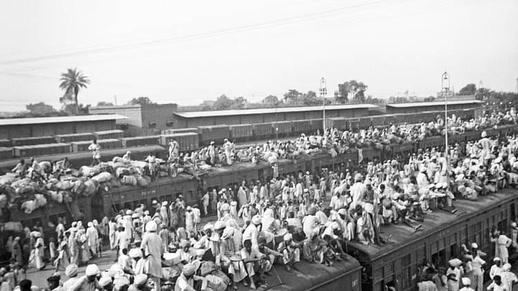 Image from the partition of India, where mass migration happened in both countries (Credits: National Herald)