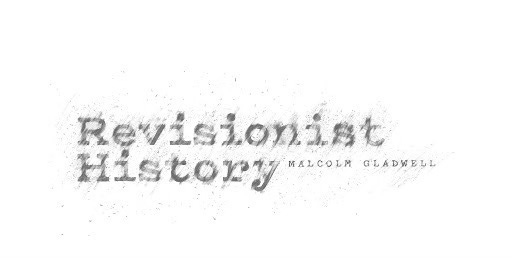 De afbeelding toont de tekst "Revisionist History" in een vervaagde, getypte stijl, met daaronder in kleinere letters "Malcolm Gladwell". De letters lijken onregelmatig en lichtjes versleten, wat een vintage of typerwiter-uitstraling geeft