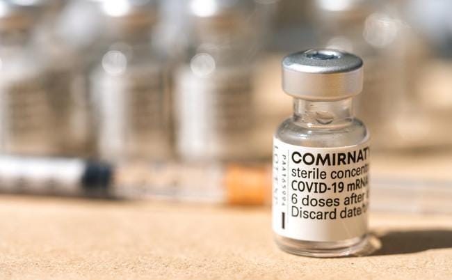COVID-19 Vaccine Comirnaty (Source: r.classen/Shutterstock.com)