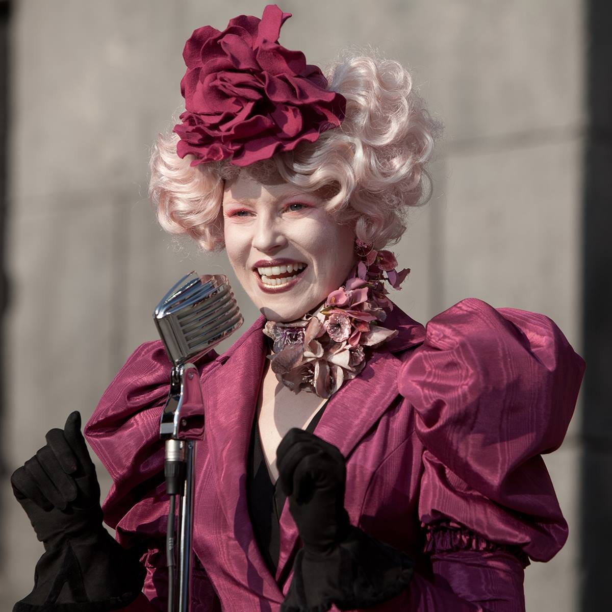 Effie trinket evolves from a capitol devotee to the mockingjay's ...