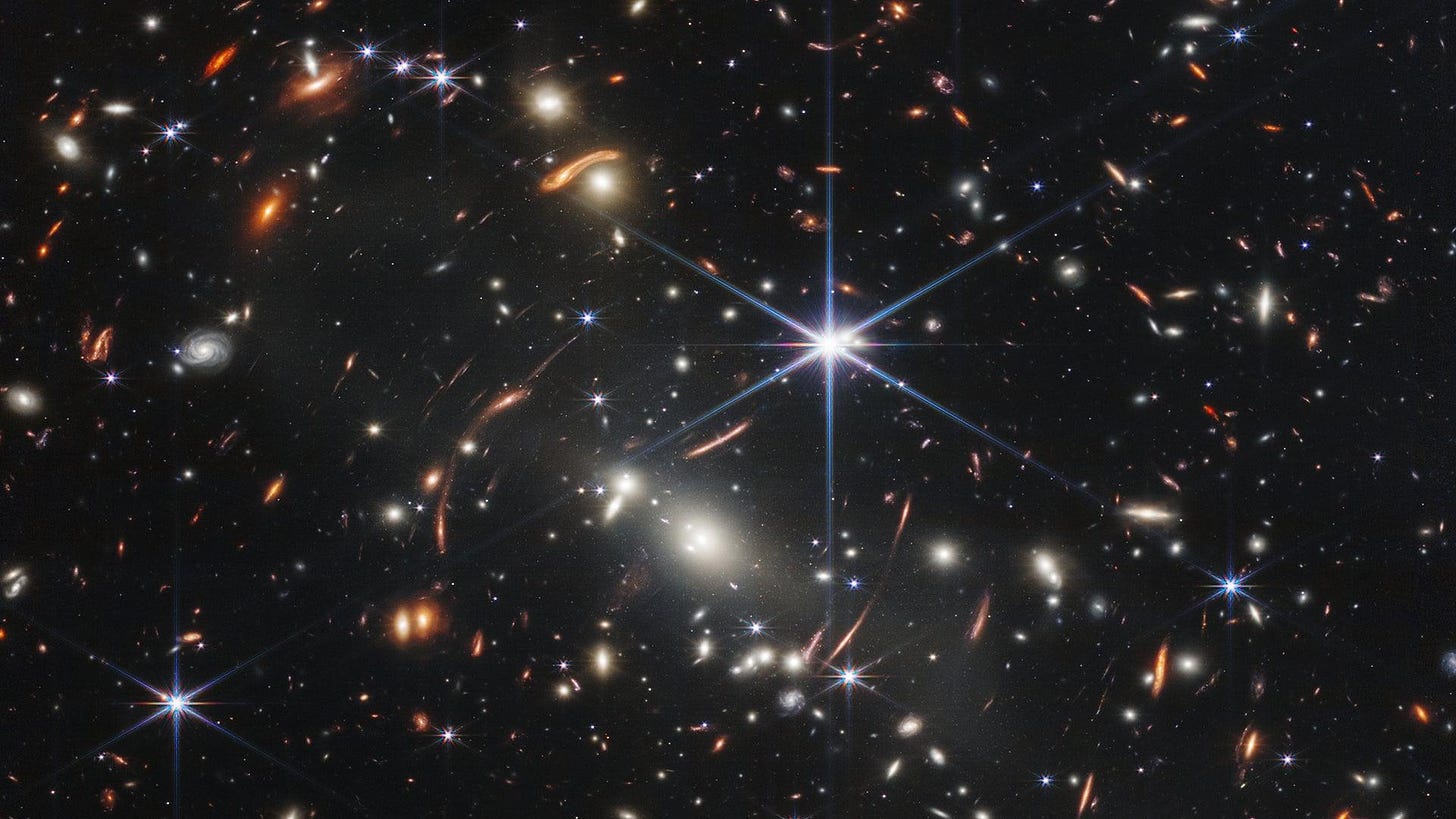 Revelada a primeira imagem colorida de galáxias distantes feita pelo  telescópio espacial James Webb