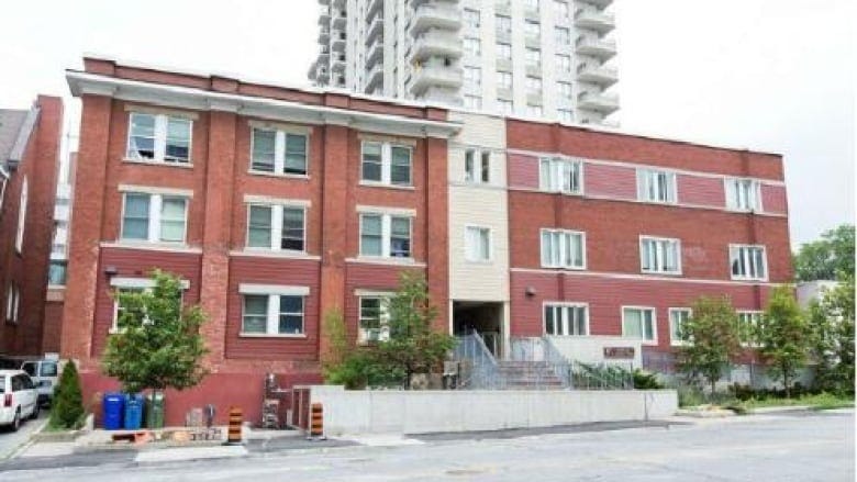 Exterior photo of the women's emergency shelter at 84 Frederick.