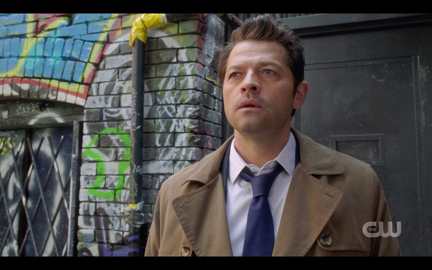 Castiel talks his way into hell to examine cage SPN 14.20