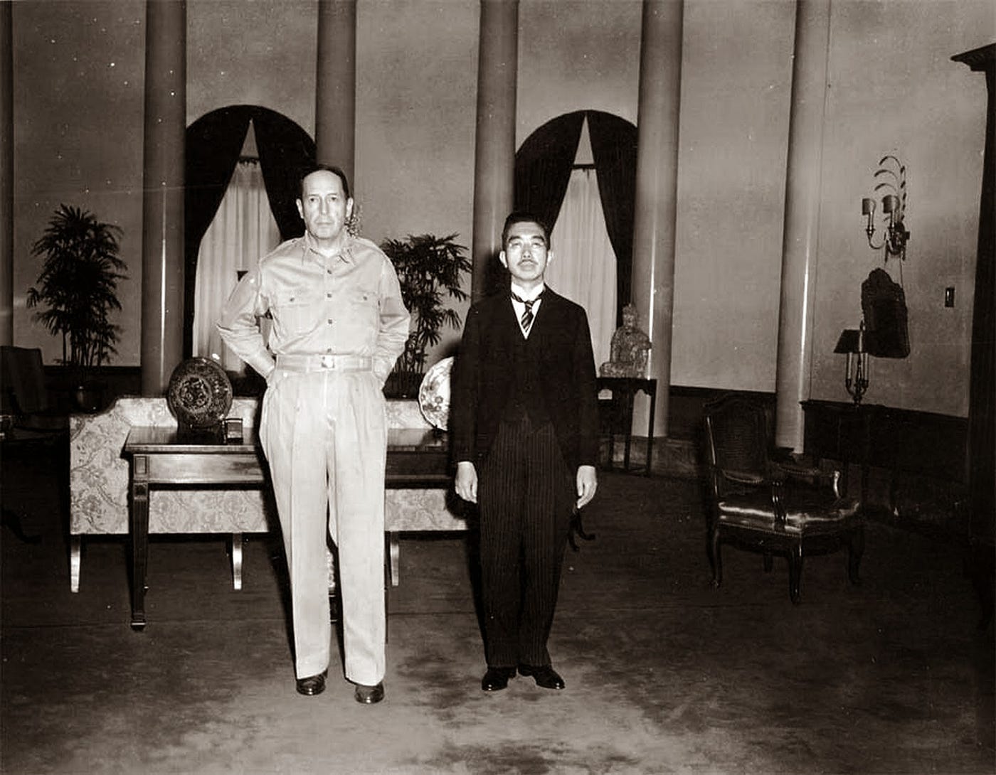 The meaning behind this picture of Emperor Hirohito and General MacArthur |  by Izana tarres | Medium