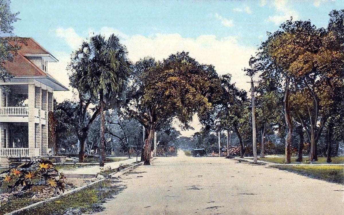  Figure 1: Avenue D South of the Miami River