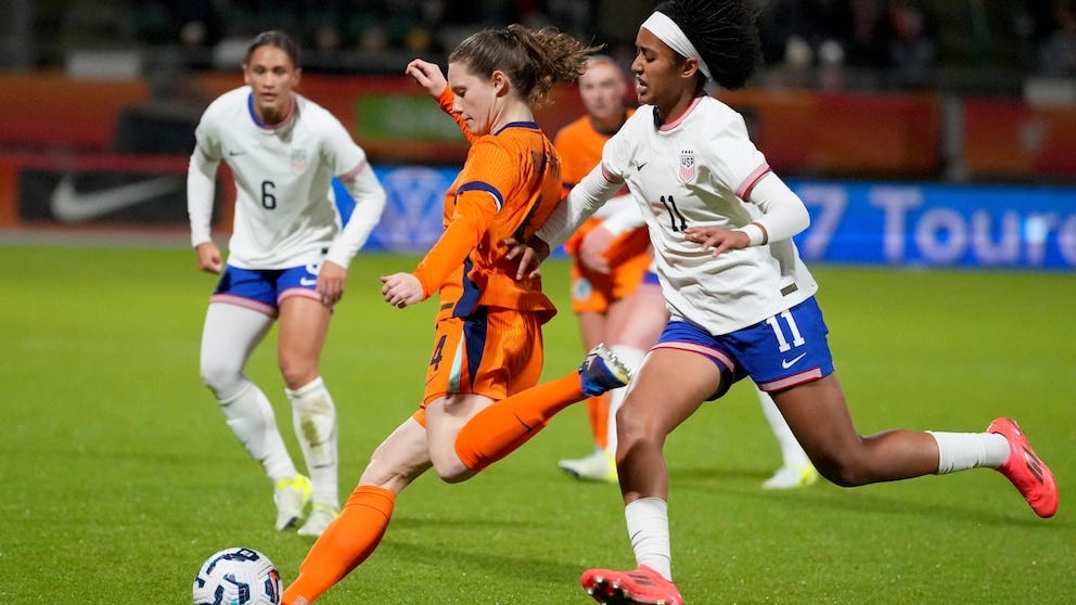 USWNT beats Netherlands 2-1 in goalkeeper Alyssa Naeher's final match - ABC  News