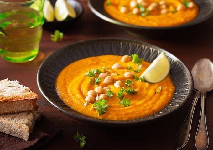 curried carrot chickpea soup 