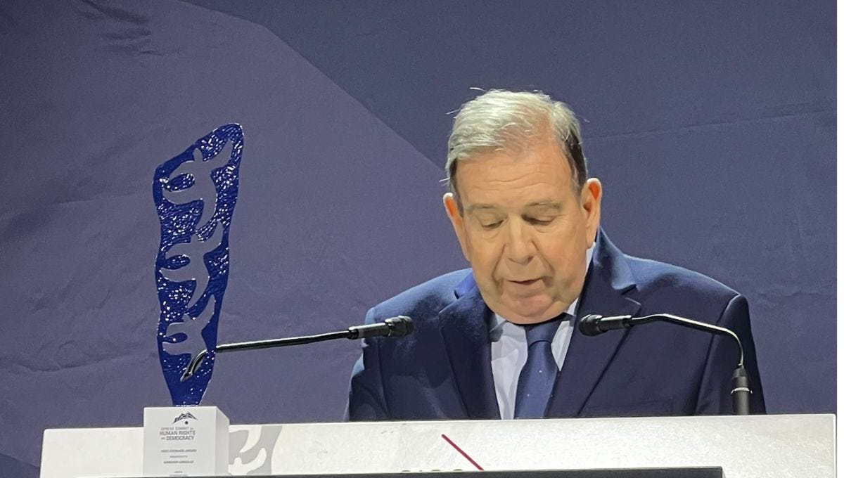 González Urrutia al recibir premio en Ginebra: Es para todos los venezolanos que siguen luchando González Urrutia al recibir premio en Ginebra: Es para todos los venezolanos que siguen luchando