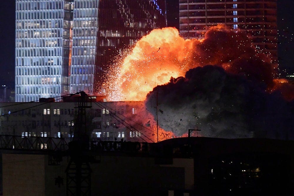 Iranian missiles impact Israeli sites in Tel Aviv in 2nd wave Iranian missiles impact Israeli sites in Tel Aviv in 2nd wave
