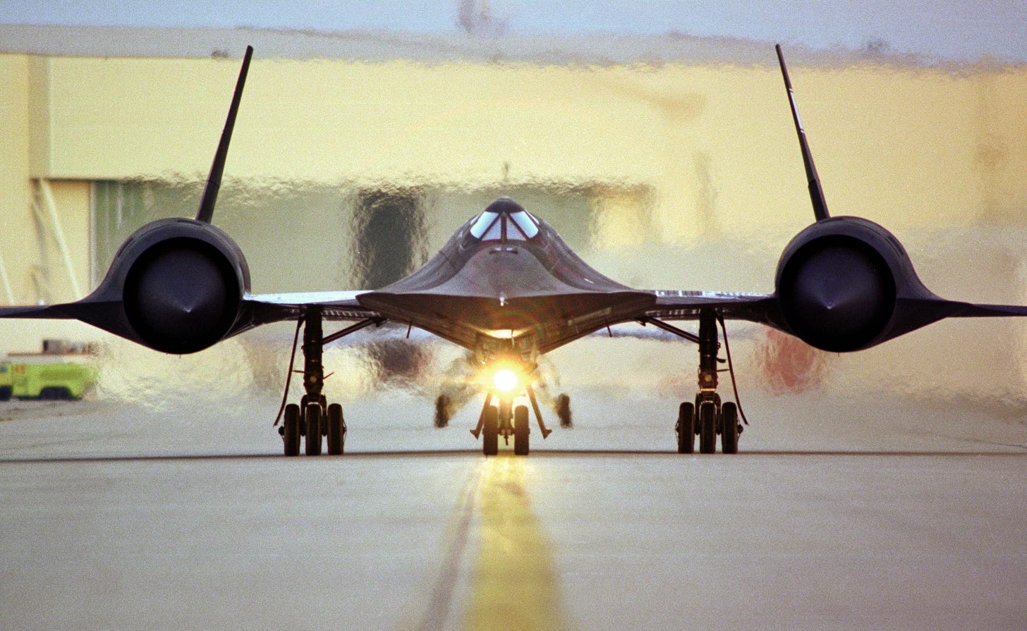 Lockheed SR-71 Blackbird HD Wallpaper | Background Image | 3000x1844