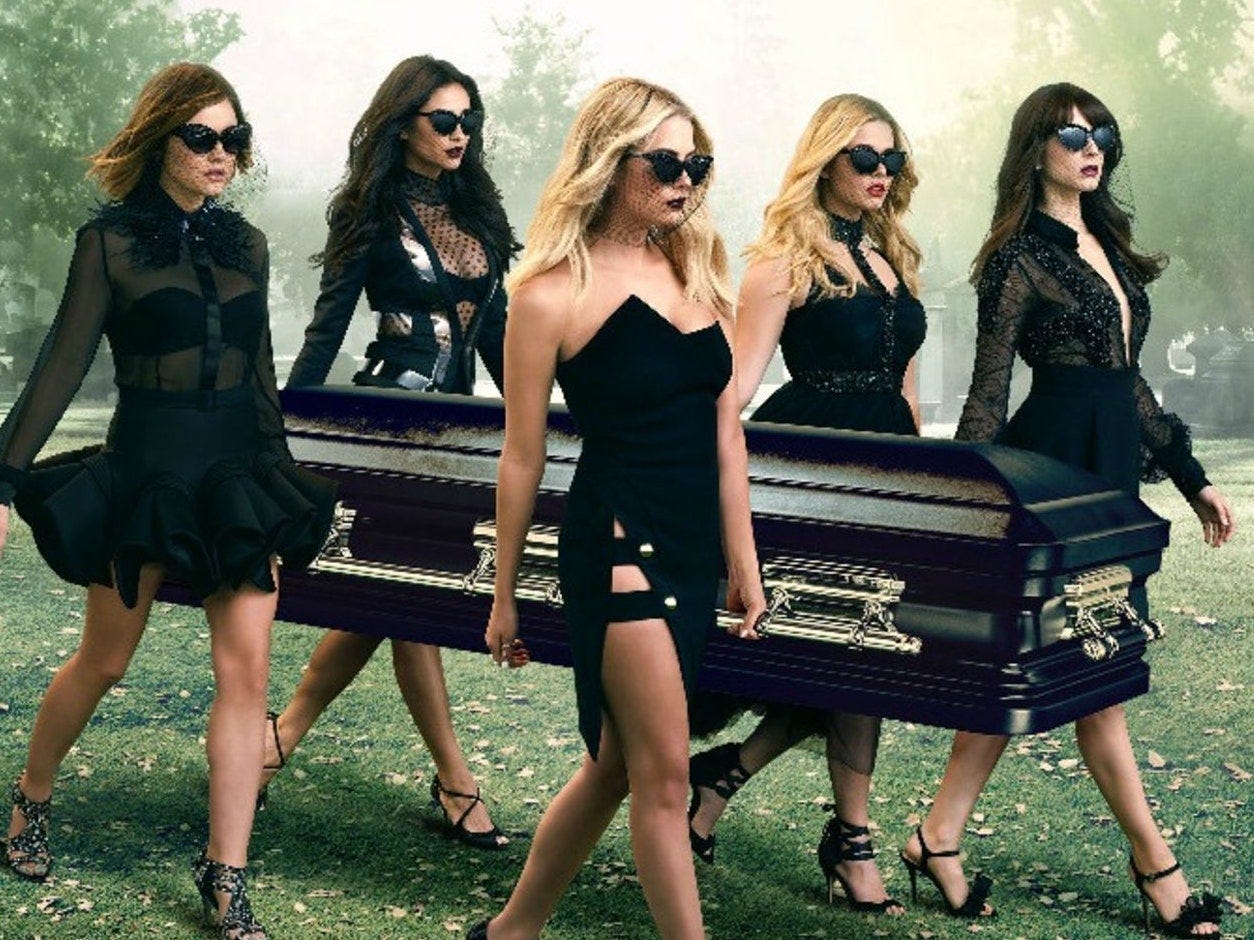 The Pretty Little Liars Guide to What Not to Wear to a Funeral | Glamour