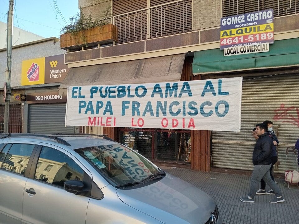 La peregrinación a Luján, con carteles y pasacalles en contra de Javier  Milei | Elecciones Argentina 2023 | Página|12