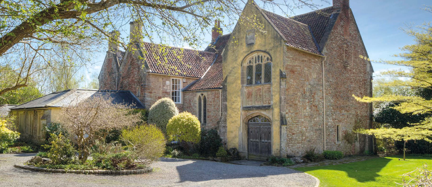 The Principal’s House, “The Rib,” just behind Wells Cathedral, was the childhood home of Elizabeth Goudge. 