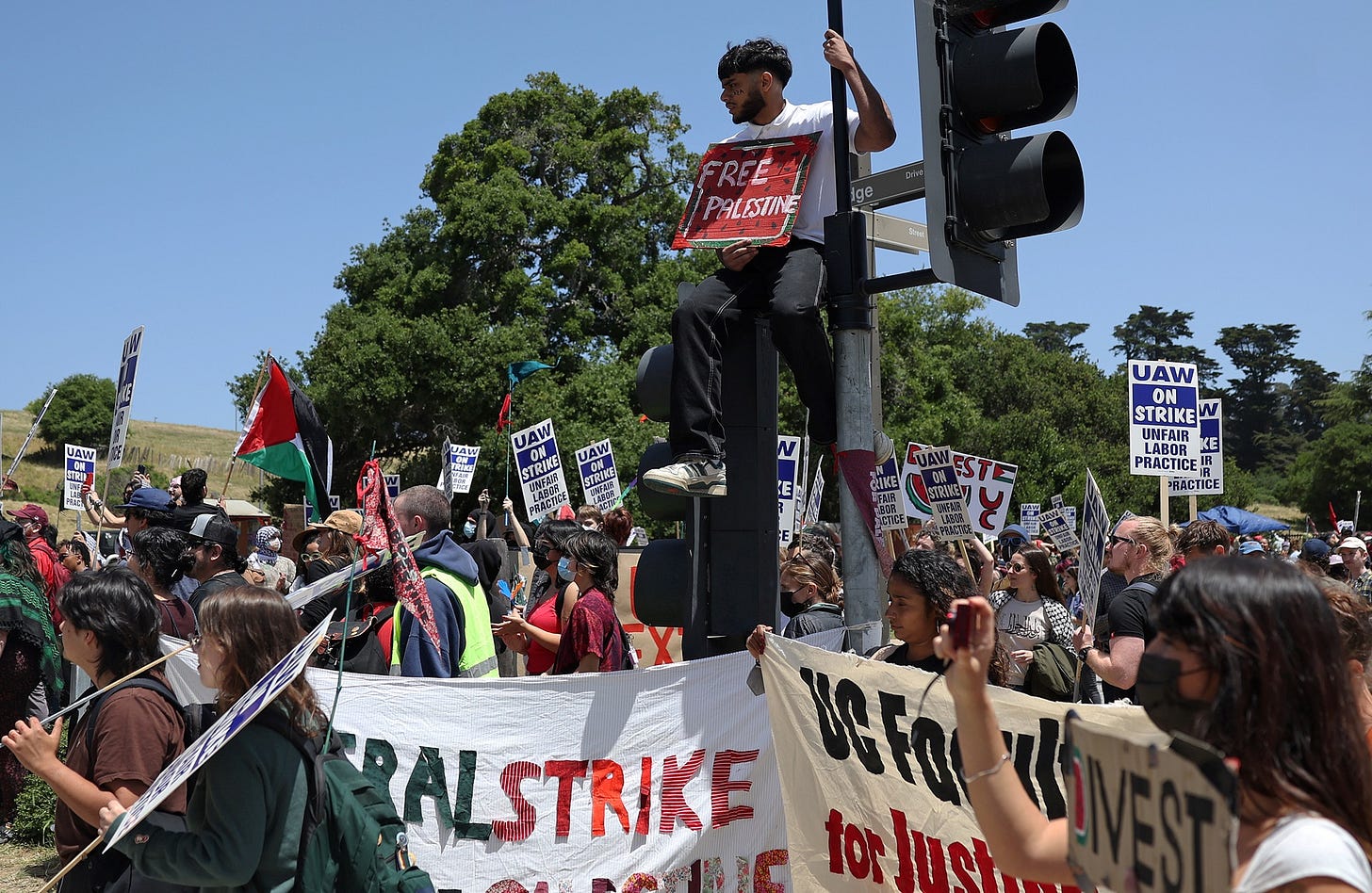 Pro-Palestinian Protests Block UC Santa Cruz Entrances, Pushing Classes  Back Online | KQED