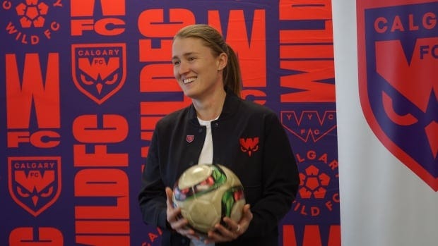 Premier League pioneer Lydia Bedford named Calgary Wild FC's first coach |  CBC News