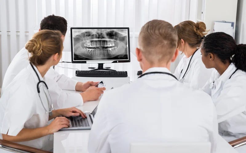 The Pros and Cons of Group Dental Practices