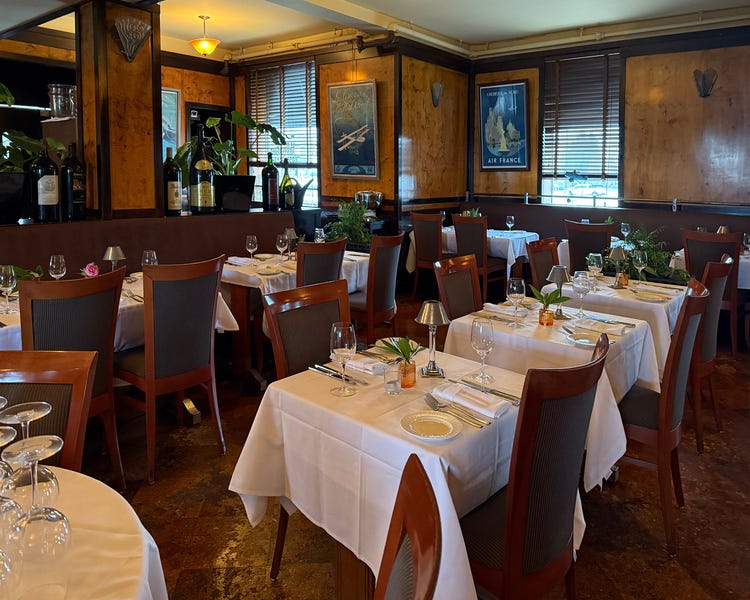 Beloved for its atmosphere, Le Relais stays true to the classic French decor and style that has been its trademark since Anthony Dike opened the restaurant in 1988.