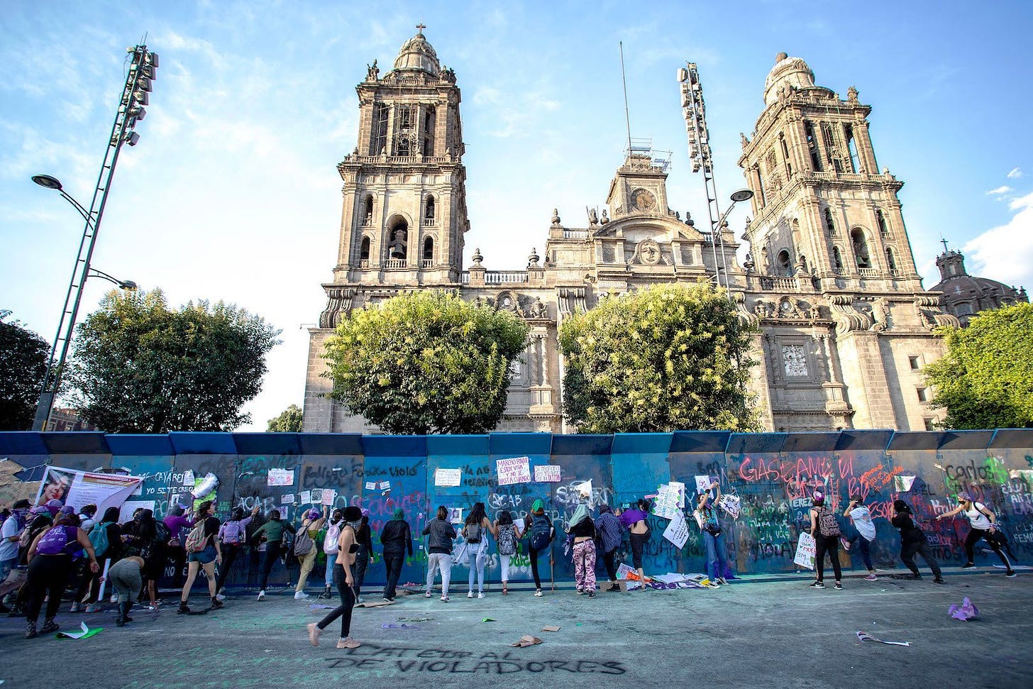 International Women’s Day in Mexico: Girls hit the streets to fight for their safety