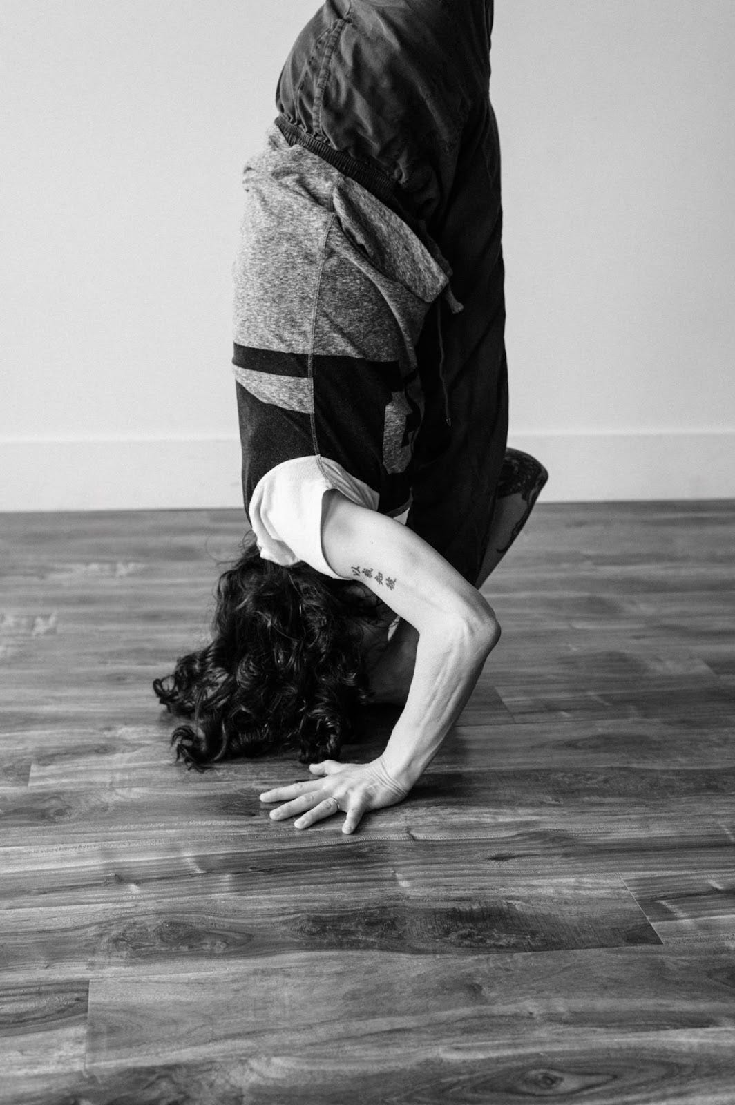 Author in standing splits