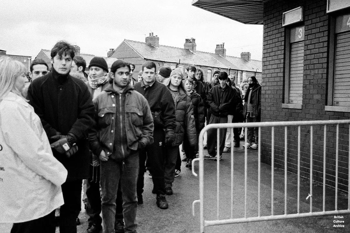 Oasis Fans - Maine Road, 1996. - Photo © Jon Shard / British Culture Archive. All rights reserved.