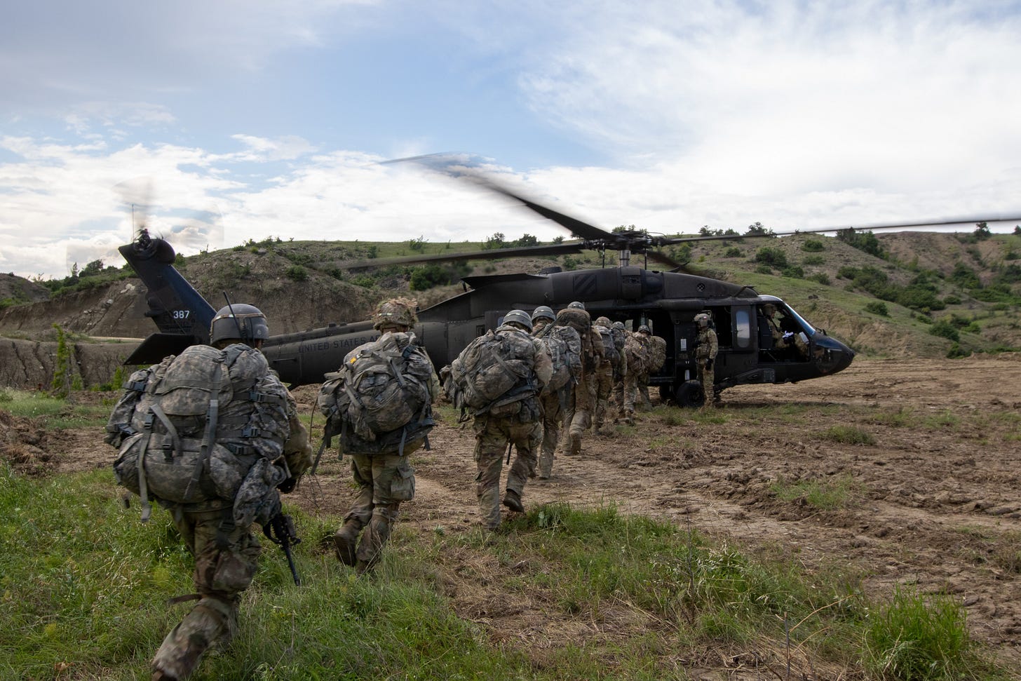 US troops continue to deploy to the US Southern Border US troops continue to deploy to the US Southern Border