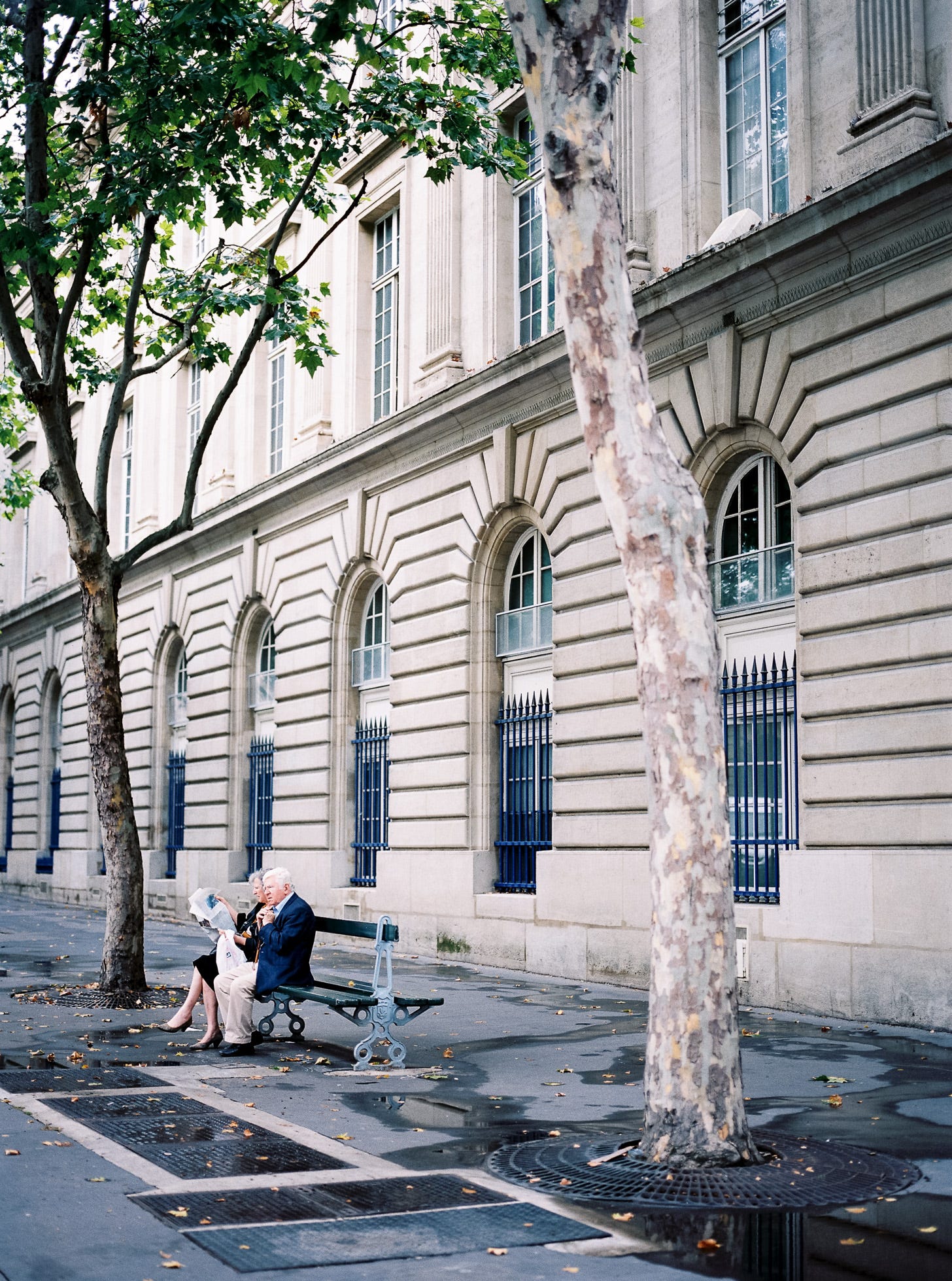 Photo of a Parisian streetscape