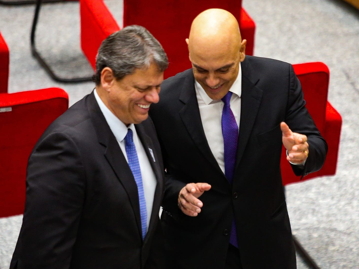Tarcísio aparece aos risos com Moraes após negar ser bolsonarista raiz