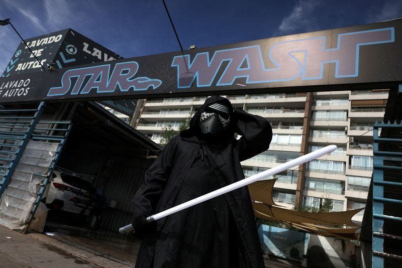 Drama galáctico: un negocio de lavado de autos en Chile entra en batalla  legal con Lucasfilm Por Reuters