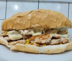 Amauri Lanches - ****FRANGO-MiLHO***** (Frango, queijo ,maionese caseira e  milho no pão francês ) Tá esperando o que ? Liga no @amauri_lanches e  encomende já o seu 😍📲 | Facebook