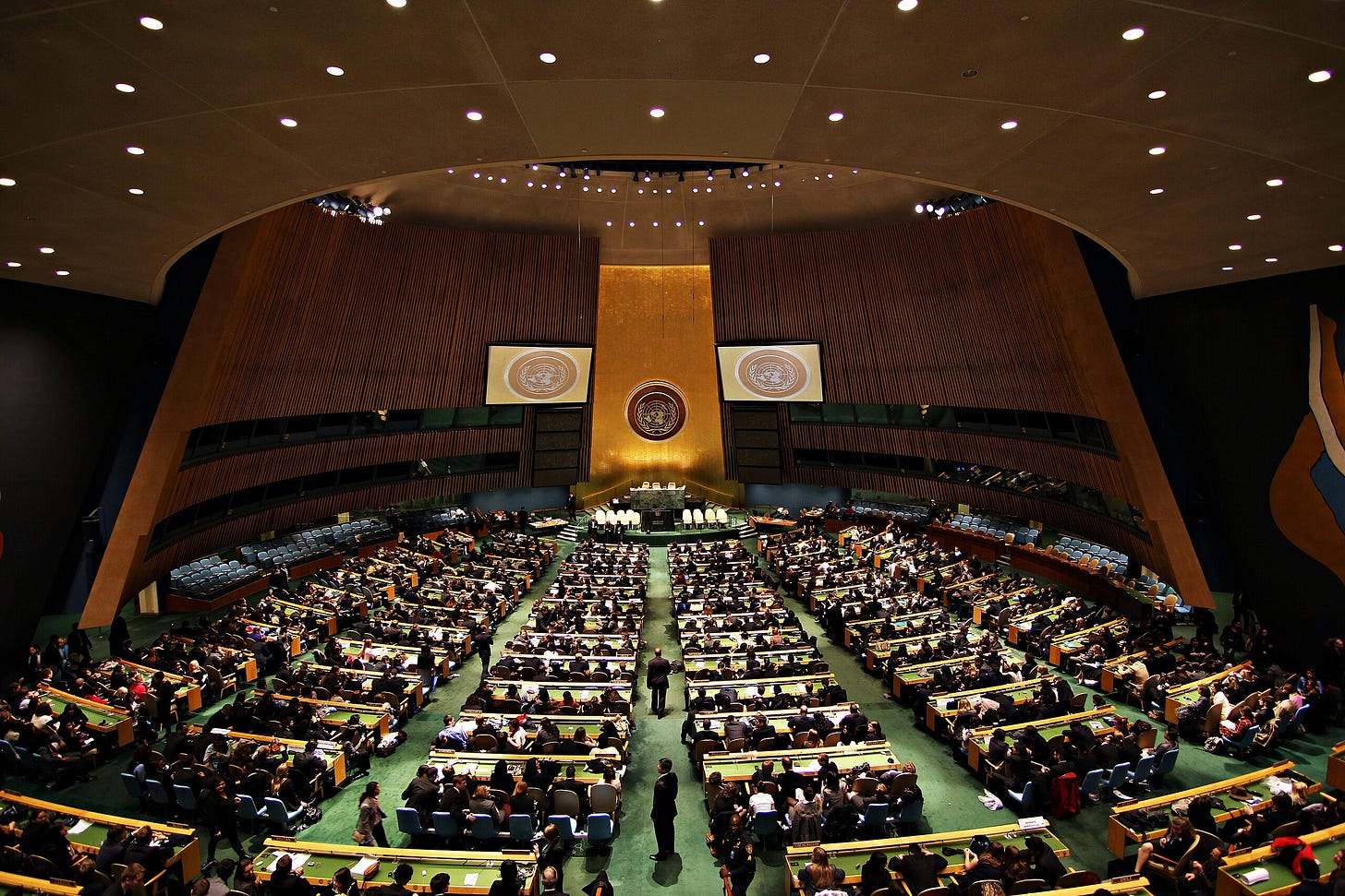File:United Nations General Assembly Hall (3).jpg - Wikipedia